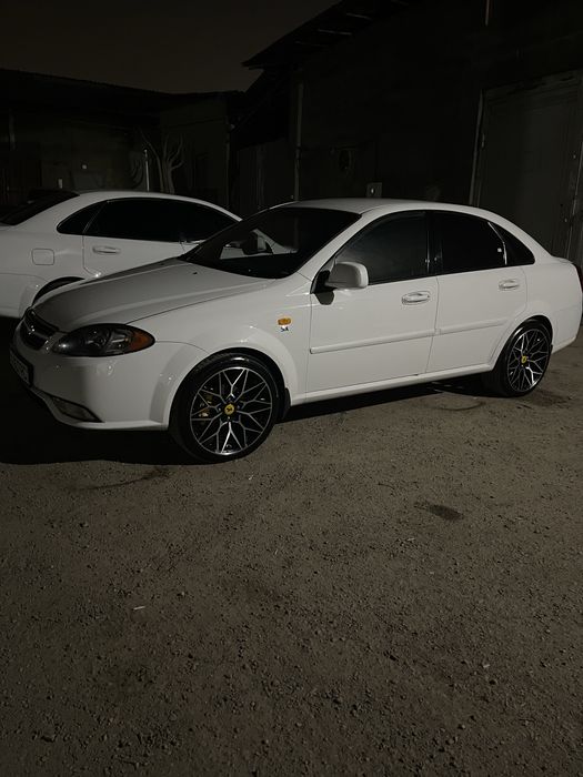 Chevrolet Gentra AT 1 evro