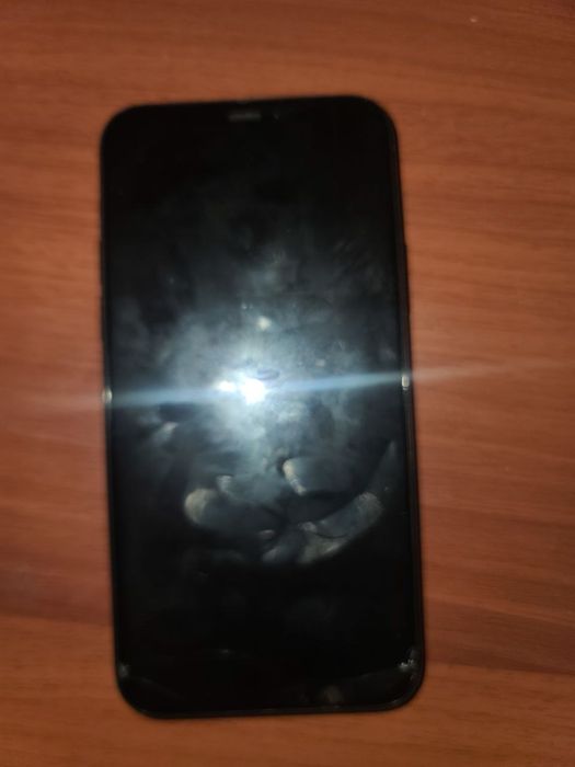 Iphone 11 pro holati yaxshi karobka bor