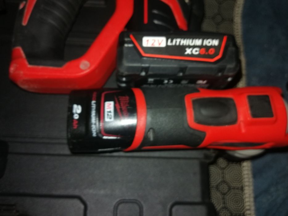 Set milwaukee impact rotopercutor lanterna