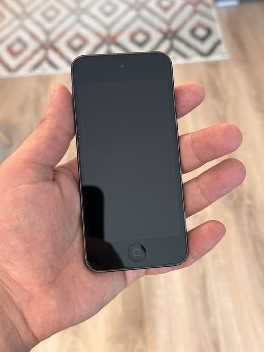 iPod  6th Gen 16GB Space Grey