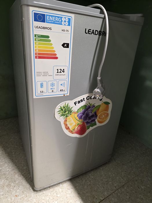 Продам холодильник