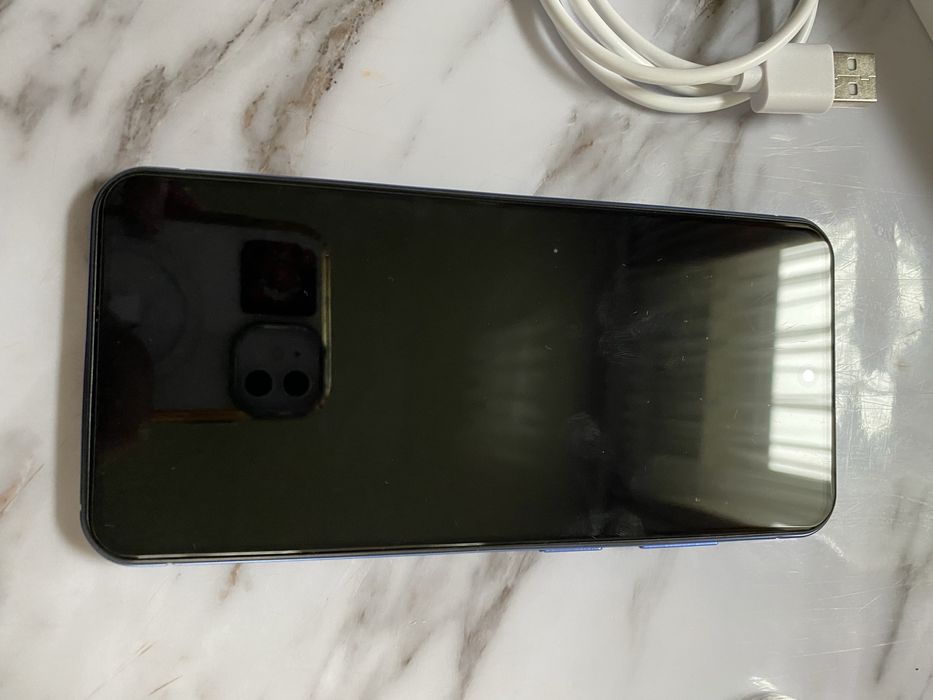 Срочно продам телефон Samsung