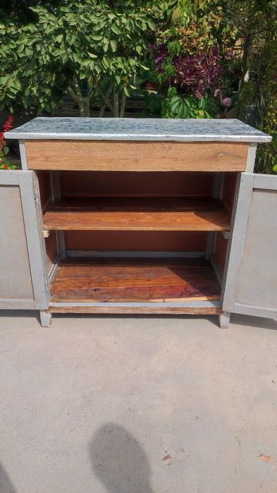 Срочно продаются домашние вещи,сделанные профессиональным столером.