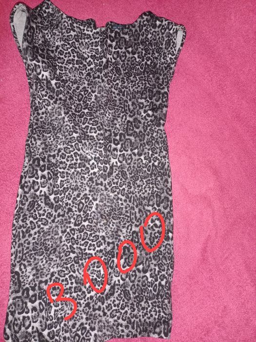 Продам платья разные