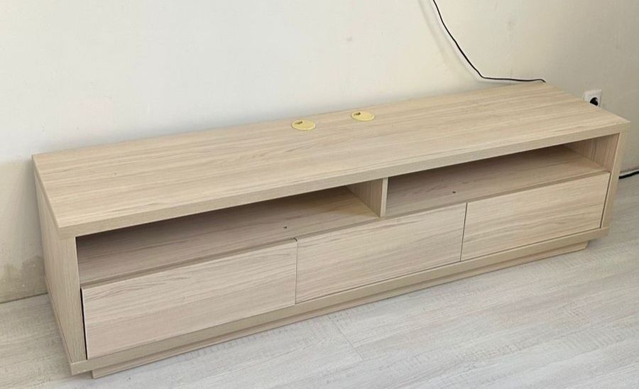 Продам тумбочку под ТВ