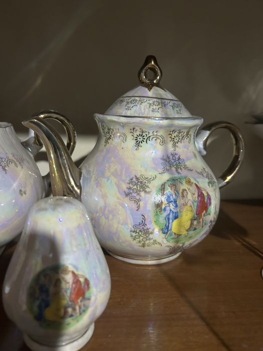 Мадонна супница, чайник и перечница