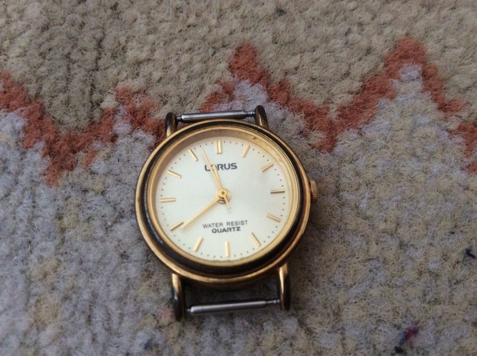 Ceas de dama Lorus japan si monede romanesti vechi pret bun