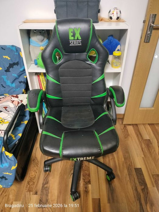 Scaun birou în stare foarte bună