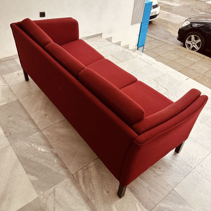 Датски триместен диван – вълнена дамаска от 70-те