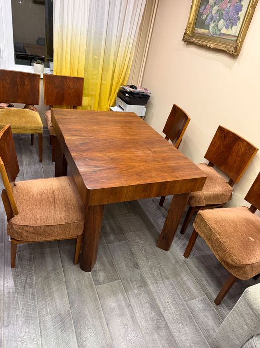 Трапезна маса и столове от масив