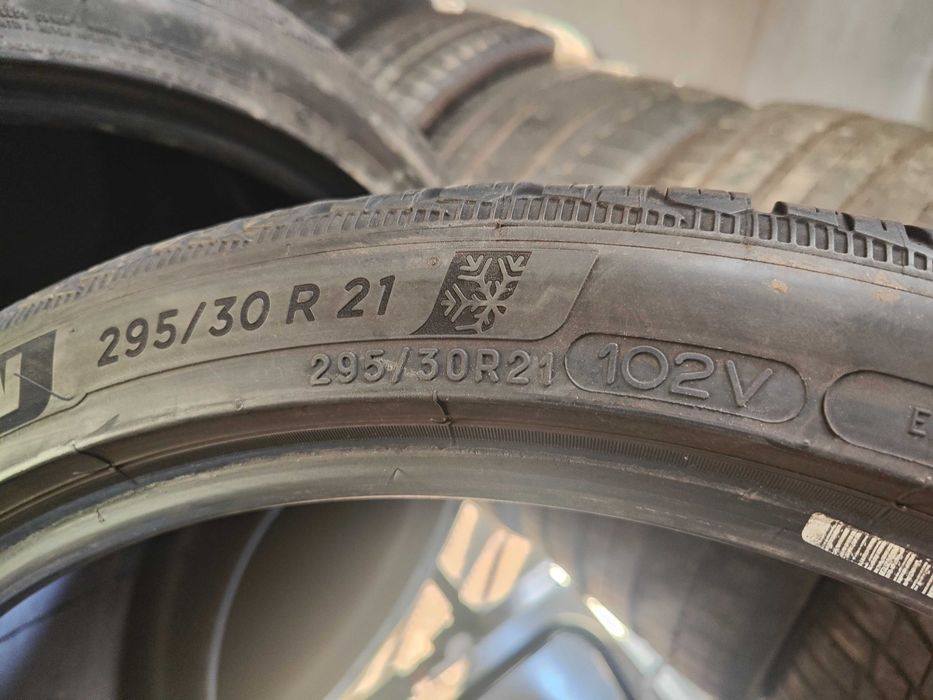 2бр.зимни гуми 295/30/21 Michelin