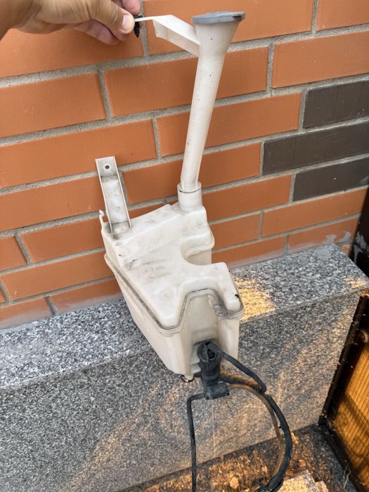 Продам бочек омывателя