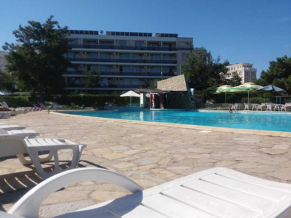 Давам под наем бар басейн