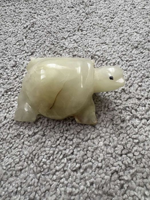 Фигури от естествен камък (оникс/калцит) костенурка, яйце и клонка