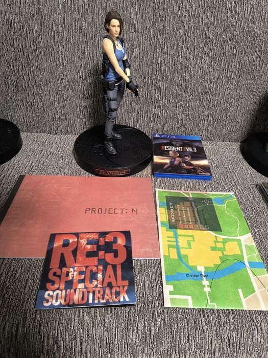 Resident Evil 2, 3, 4, 8 Village Collectors edition PS4 PS5