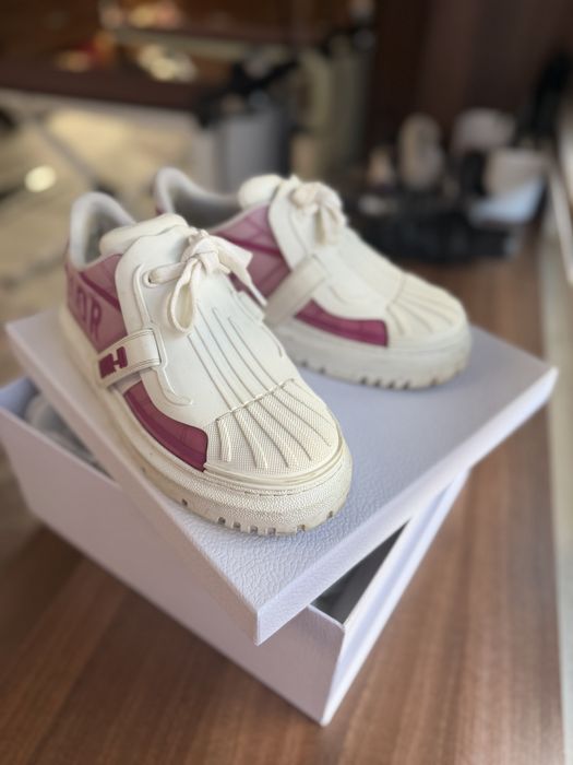 Кецове Dior в бяло и цикламено