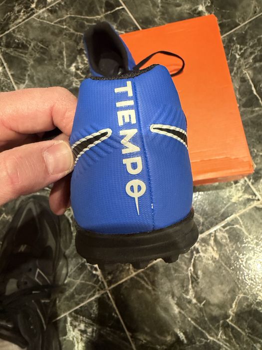 калеври Nike за гумено игрище 38 номер