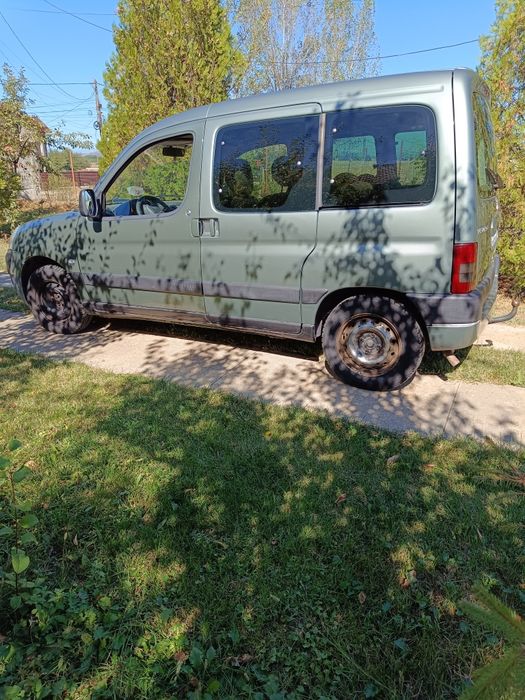 Vând Peugeot partener..motor 1.4 an 2004 ..in stare f.buna..