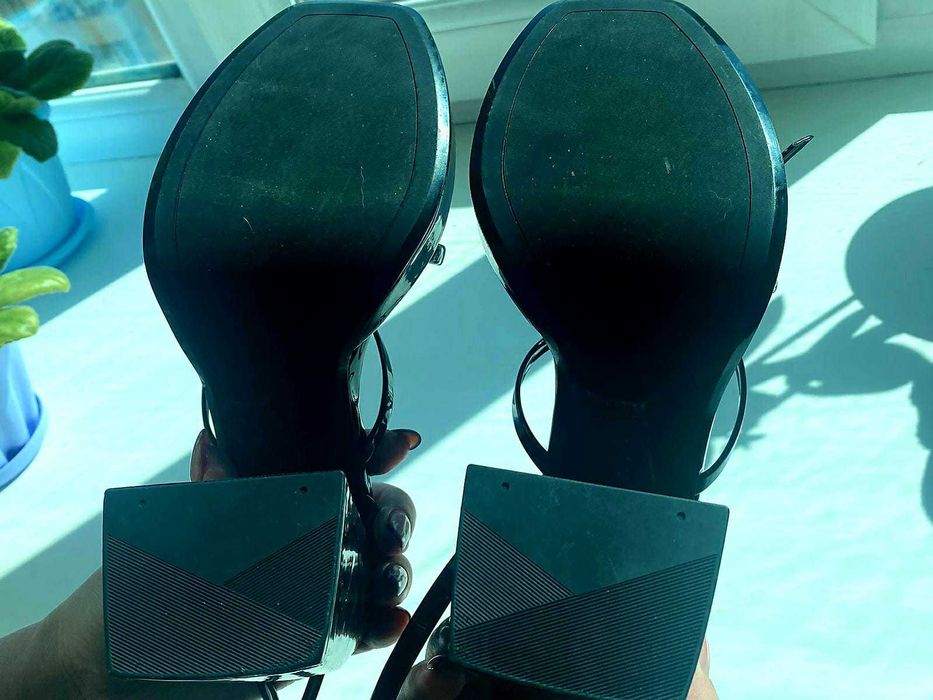 Продам босоножки 36-37 размер