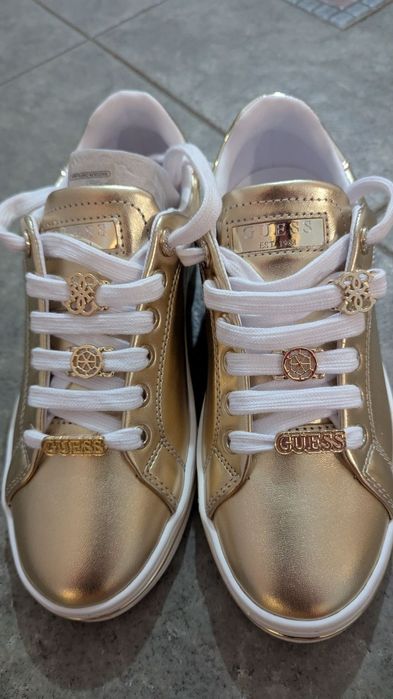 Дамски обувки Guess 37