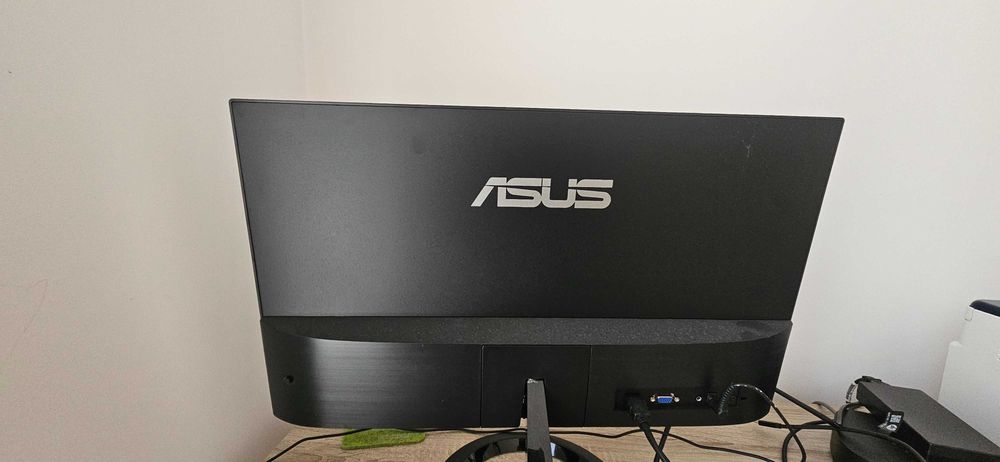 Ultra Slim Монитор ASUS VZ24EHE (23.8" IPS Full HD)