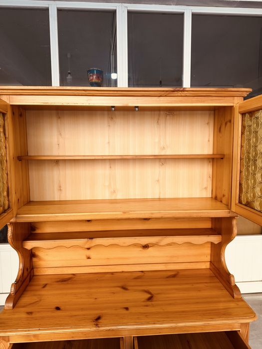 Масивен дървен бюфет / кухненски шкаф – Италия