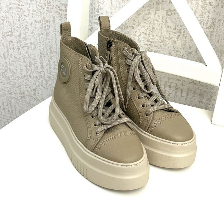 Кожаные кеды из хорошей зернистой кожи