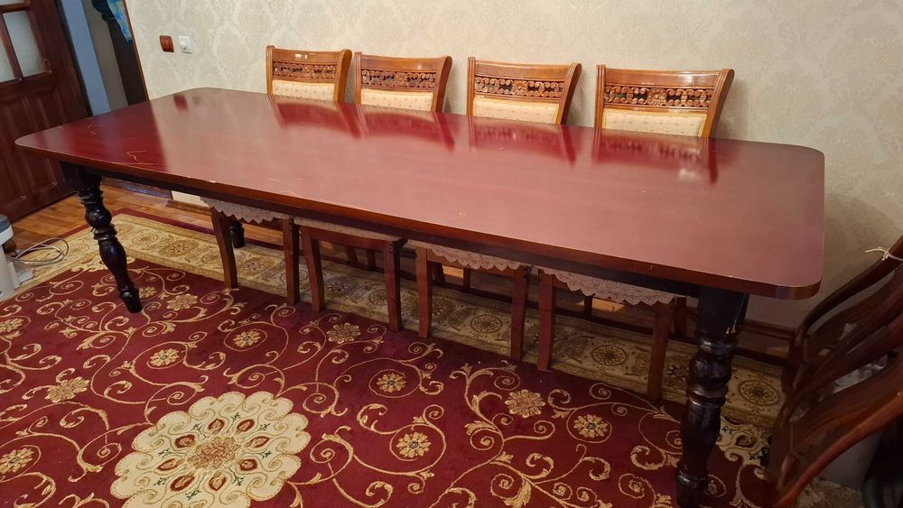 Стол (в гостиную/зал)