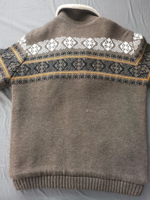 Зимна жилетка с каракул