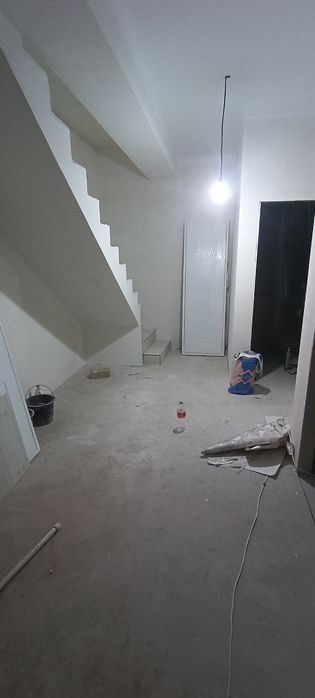Sergelida Dupleks kvartira sotiladi 3 xona 88 kv quruvchilar metro bek