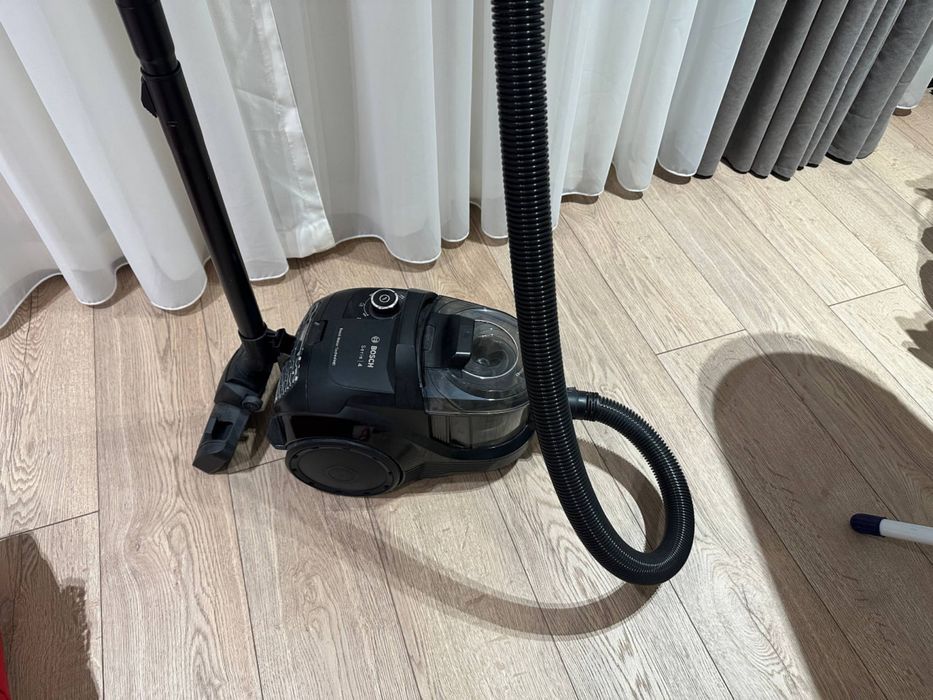 Продаётся пылесос в отличном состоянии