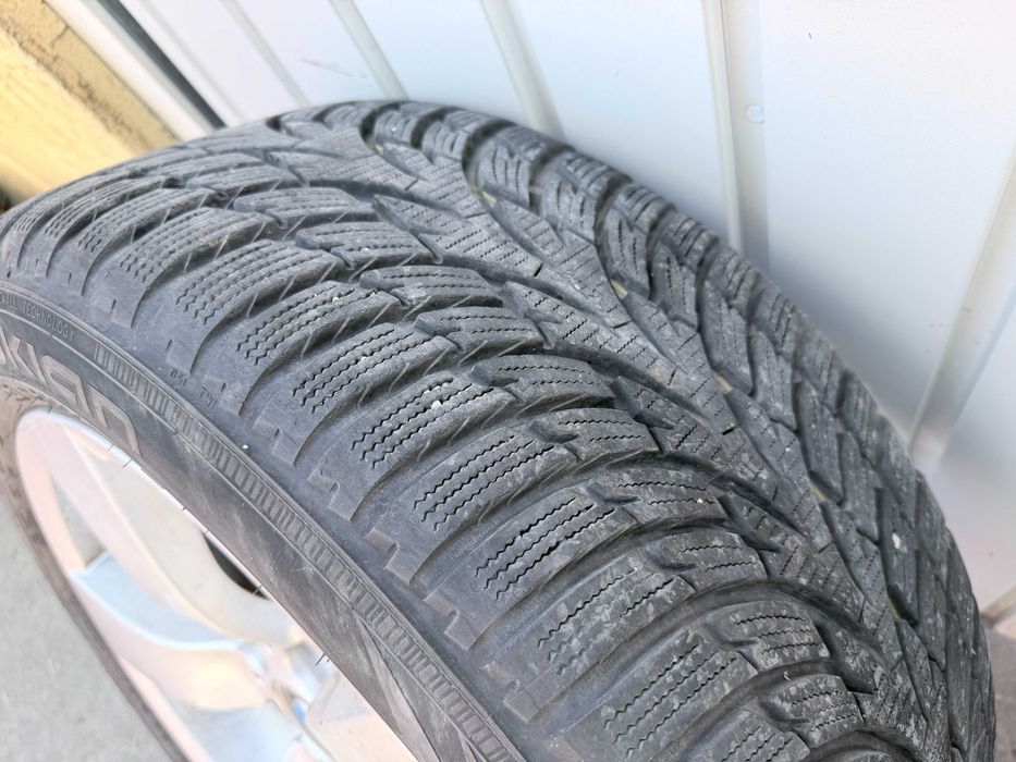 Оригинални BMW Style 122 17 инча със зимни гуми Nokian – E60/E61 xDrive