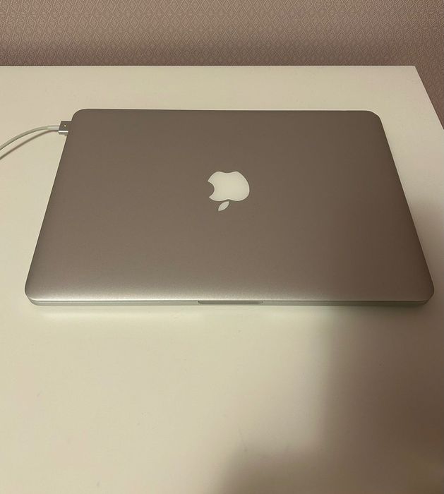 MacBook Pro (13" 256GB SSD 8GB Ram Mid 2014)