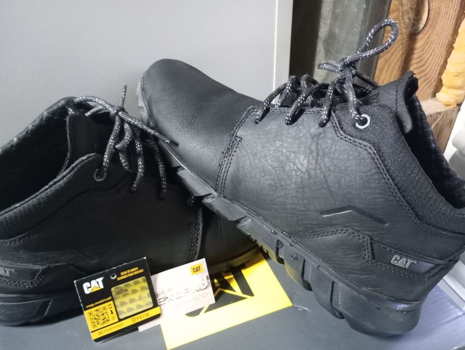 Обувки  CAT  номер 42,5