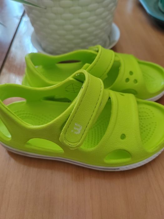 Пляжные сандалии