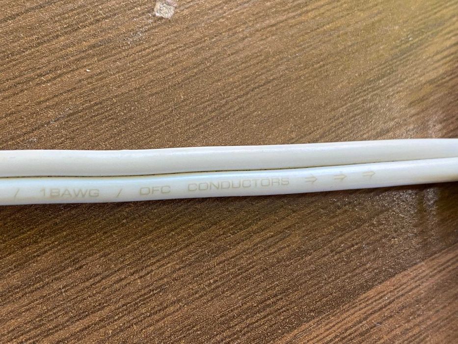 Качествен кабел за букшелф тонколони IXOS XHS113 OFC