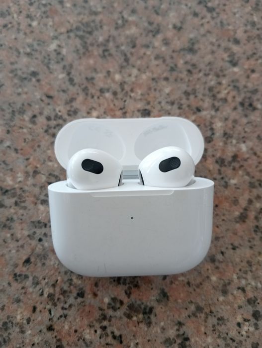 Air Pods  наушник.