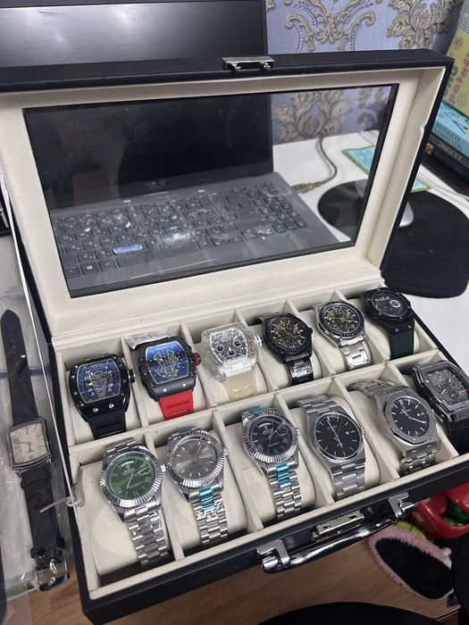 Продам набор наручных часов, новый.