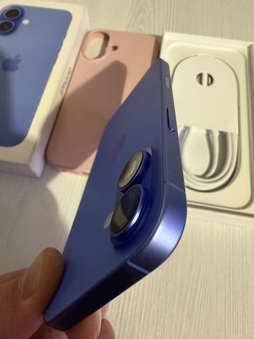 iPhone 16 Ultramarine 128GB Impecabil, 27 cicluri de incarcare Fullbox