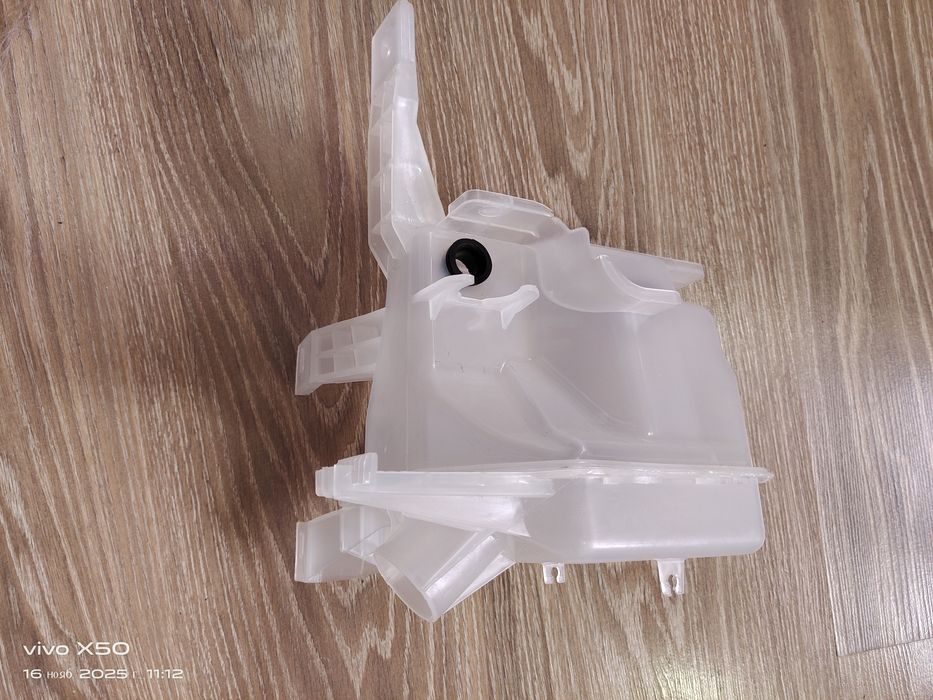 Бочок омывателя на Спарк