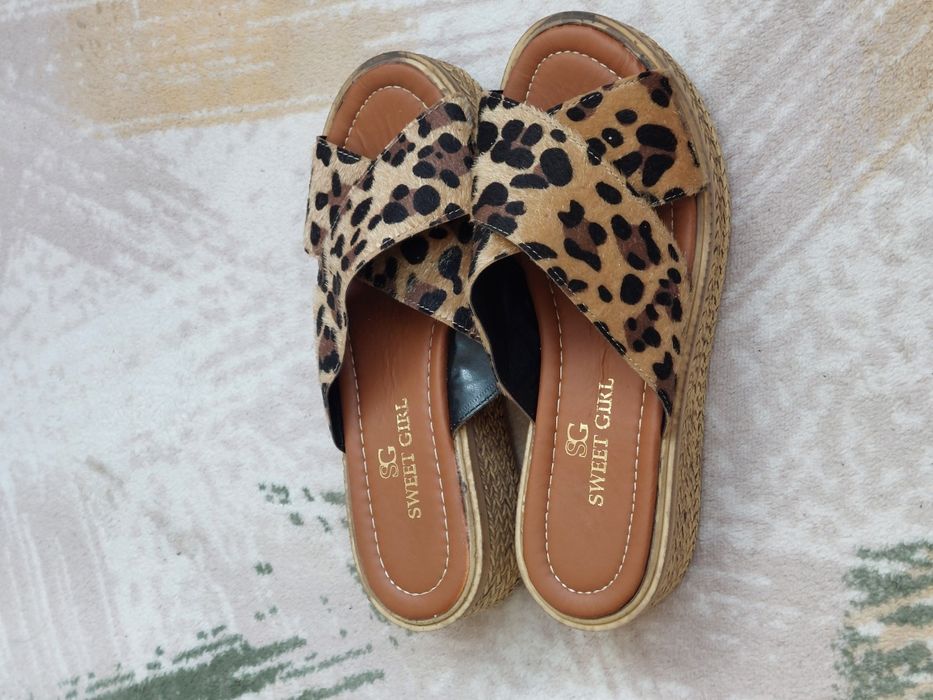 Дамски чехли с леопардов принт