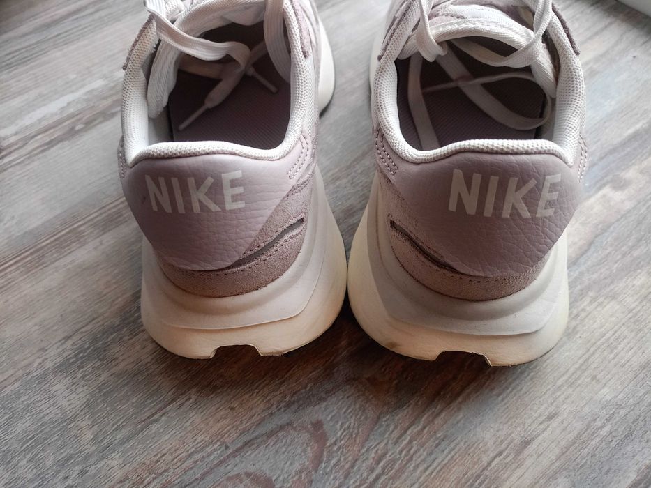 Дамски маратонки Nike