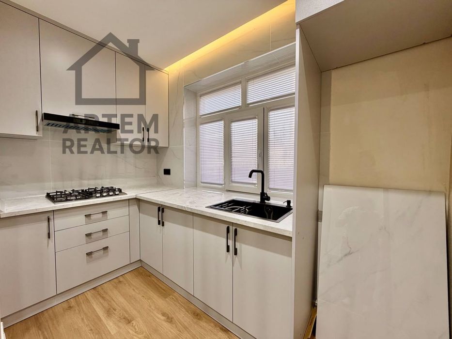 Лесунова Кадышева 2/3/5 30м2 новый евро ремонт