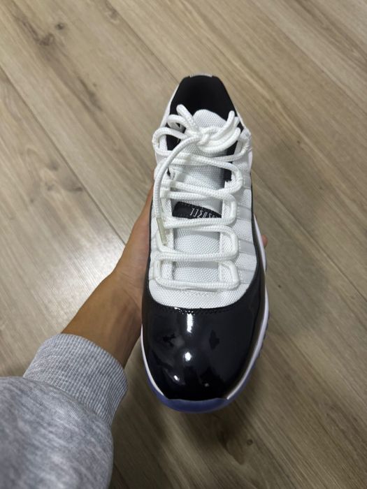 Air Jordan 11 Черно белые