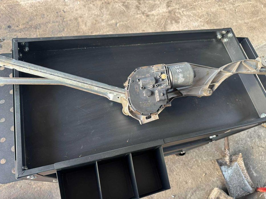 Моторче с механизъм за чистачки за Mercedes E class W211