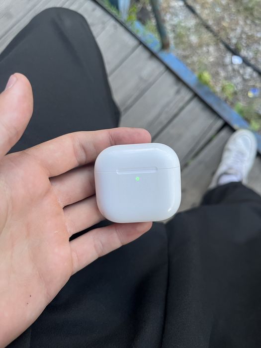 Продам Airpods 4 оригинал