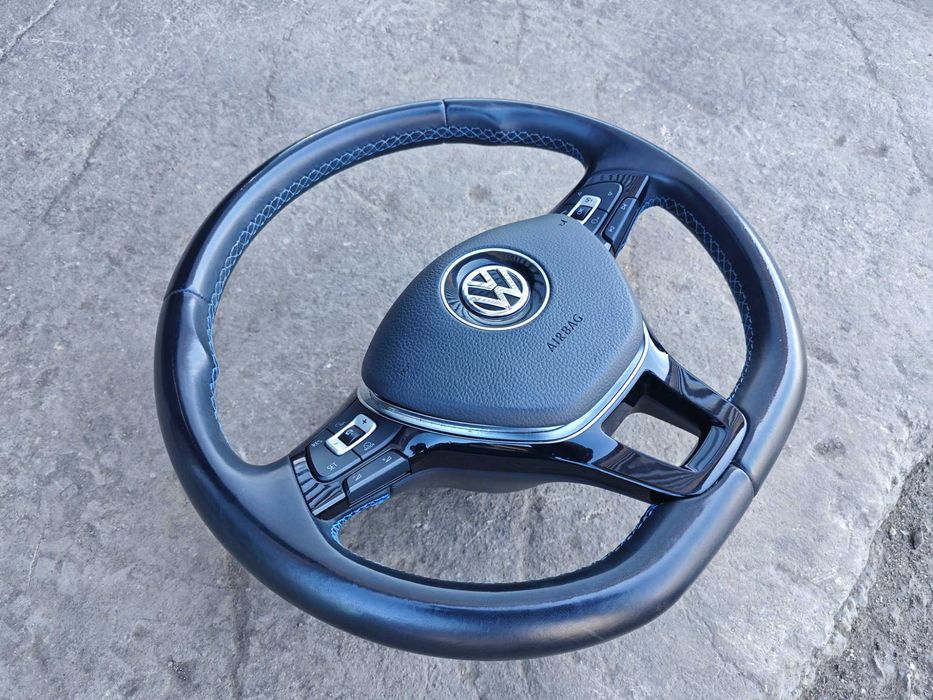 ТОП! Волан с бег VW Passat 8 GTE син шев мулти волан