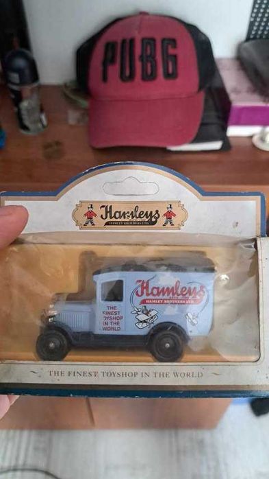 Machete / jucarii vechi