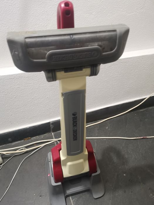 Aspirator acumulator Black&Decker pivot plus