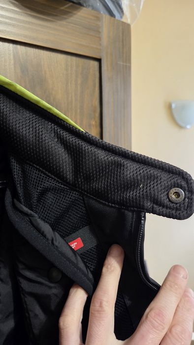 Мото Яке, Панталон, Ботуши